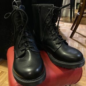 Combat Boots Faux Leather 8 Wide